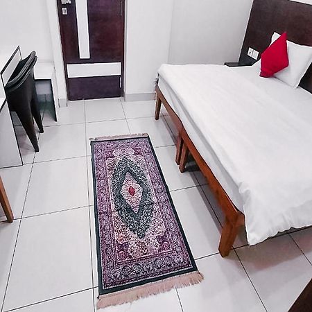 Hotel Rashika Palace Джайпур Екстериор снимка