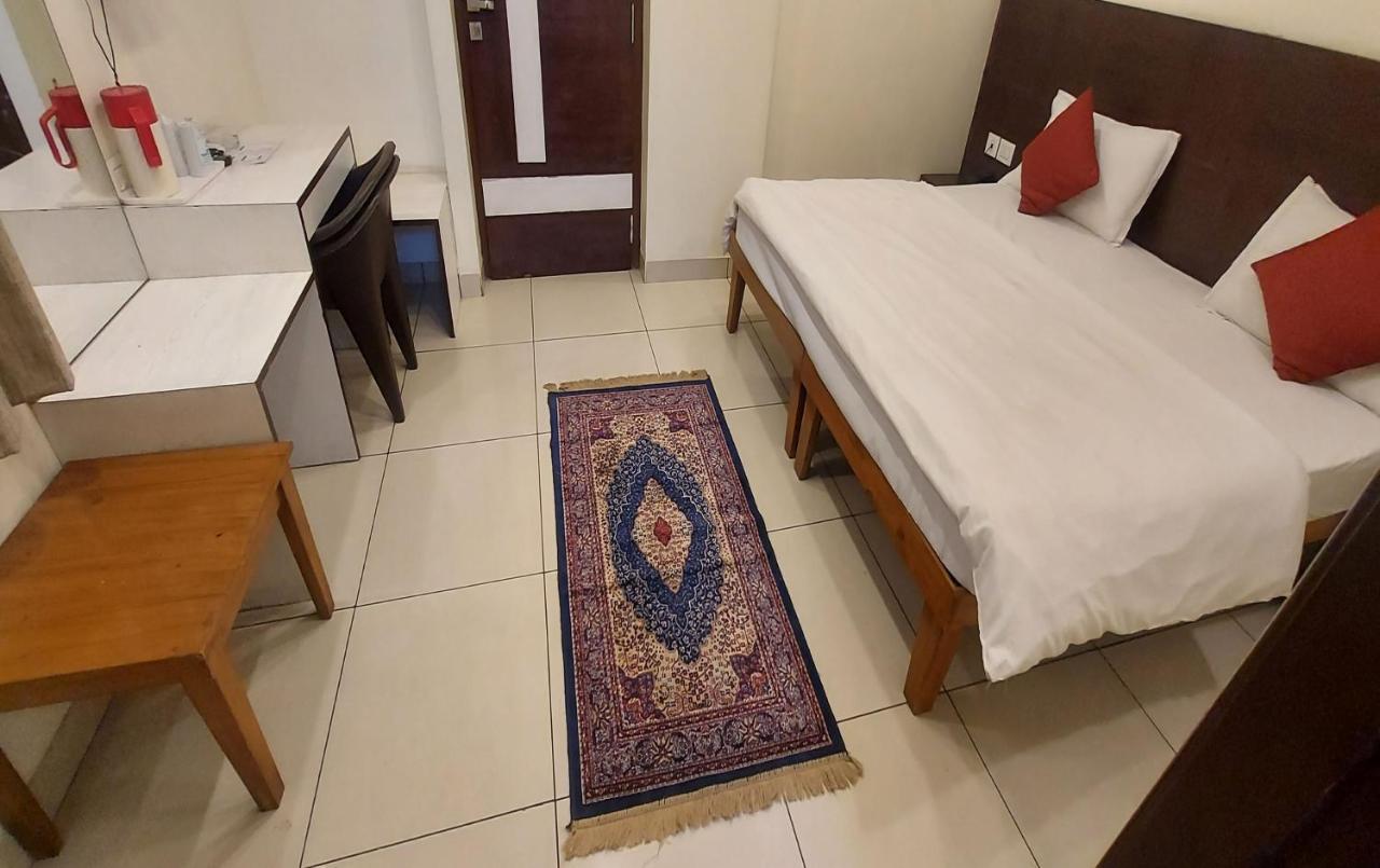 Hotel Rashika Palace Джайпур Екстериор снимка