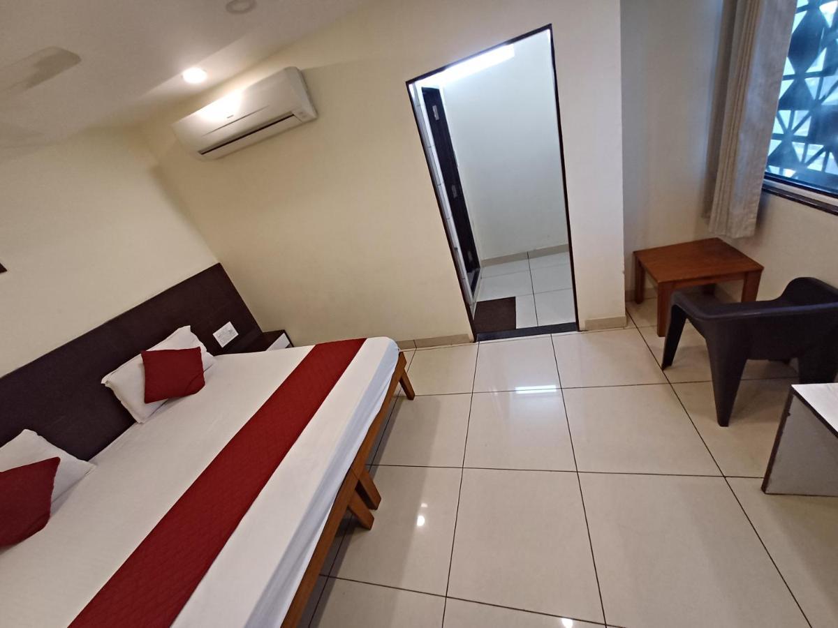 Hotel Rashika Palace Джайпур Екстериор снимка