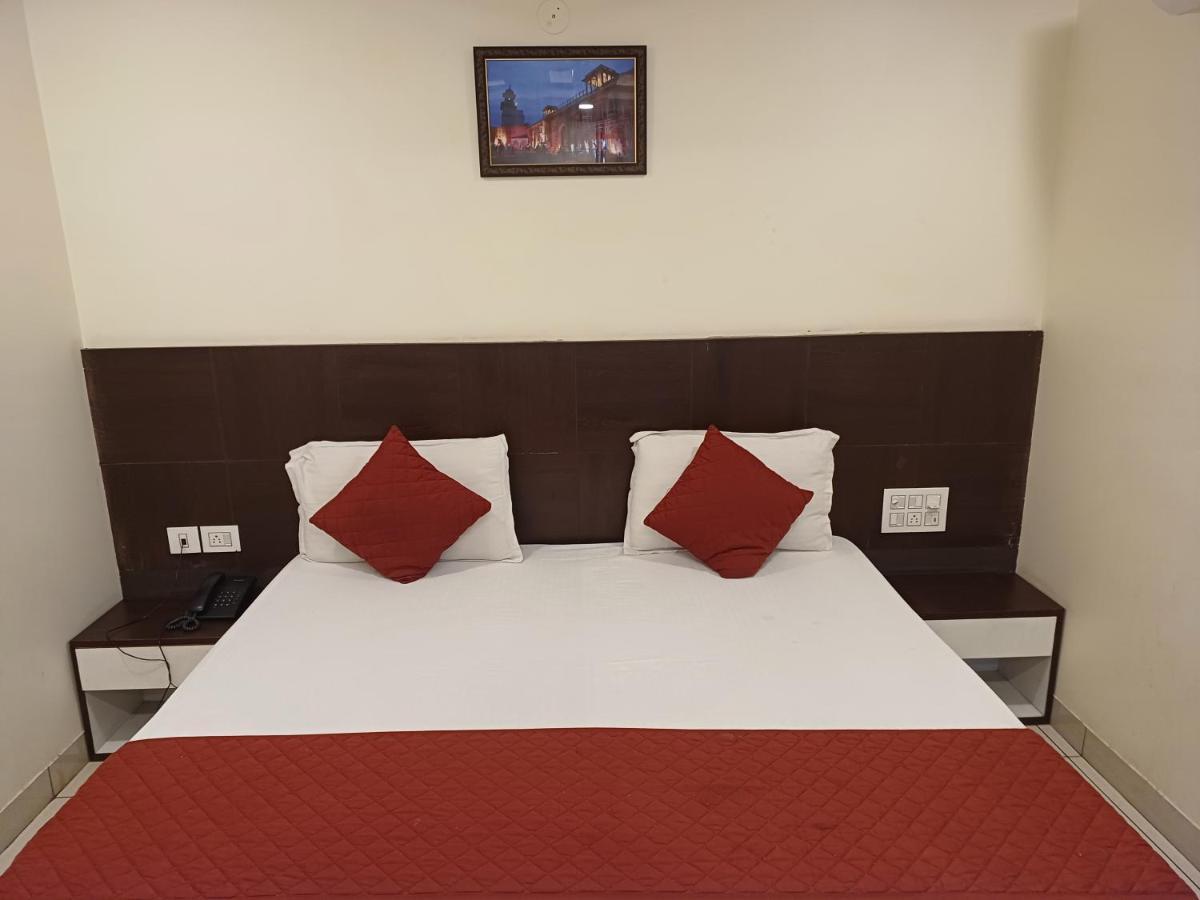 Hotel Rashika Palace Джайпур Екстериор снимка