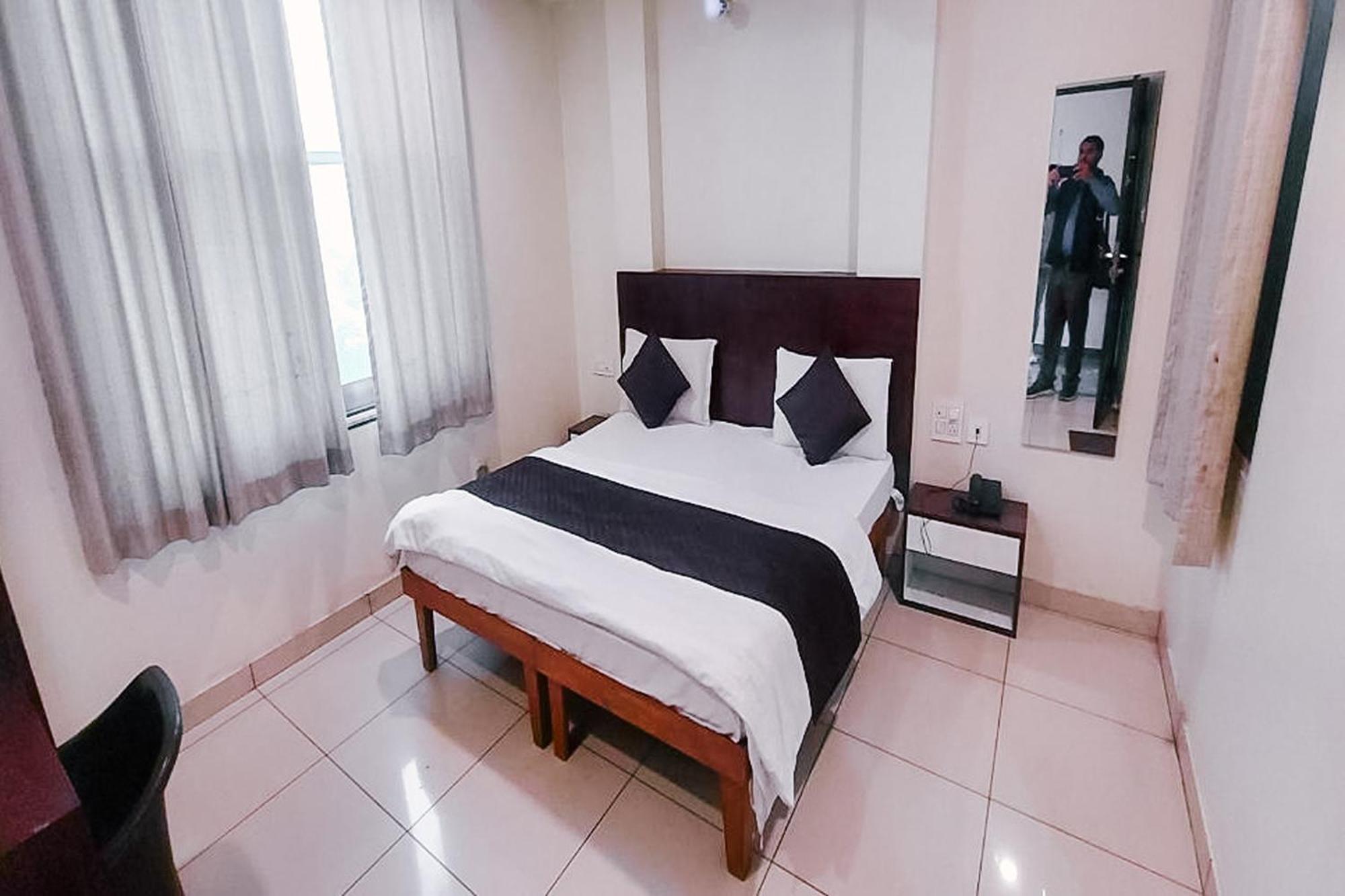 Hotel Rashika Palace Джайпур Екстериор снимка
