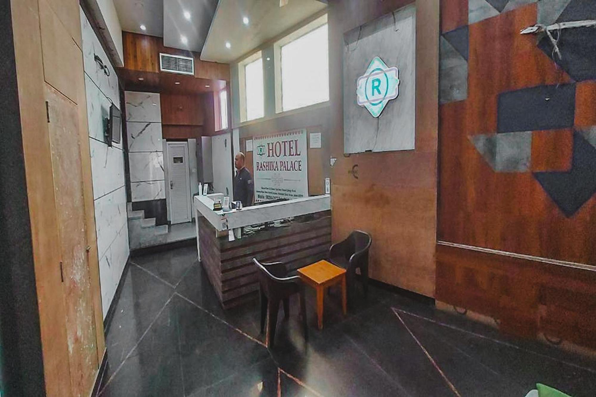Hotel Rashika Palace Джайпур Екстериор снимка