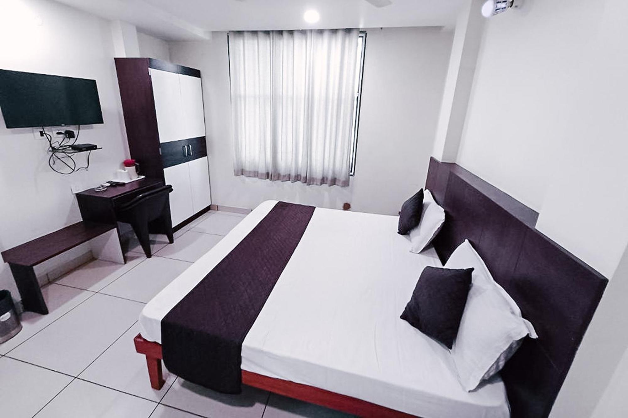 Hotel Rashika Palace Джайпур Екстериор снимка