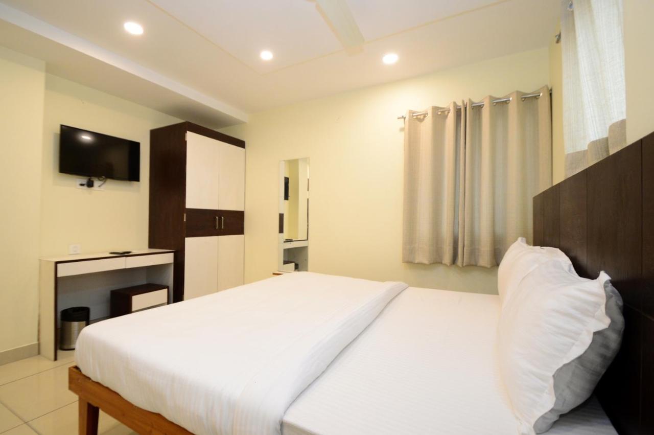 Hotel Rashika Palace Джайпур Екстериор снимка