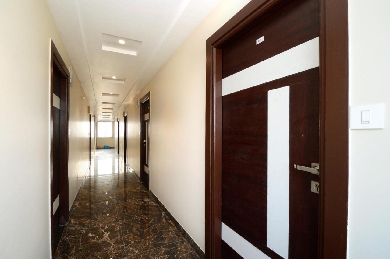 Hotel Rashika Palace Джайпур Екстериор снимка