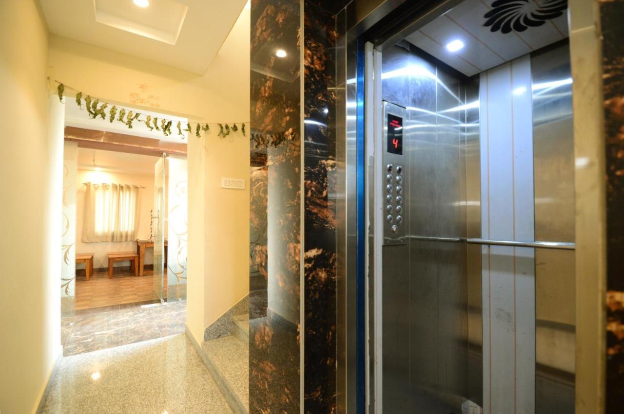 Hotel Rashika Palace Джайпур Екстериор снимка